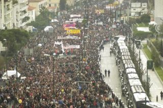 Ζητείται αντιπολεμικός ξεσηκωμός